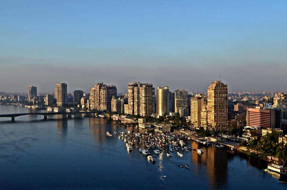 Giza har mer än två miljoner invånare och är Egyptens tredje största stad