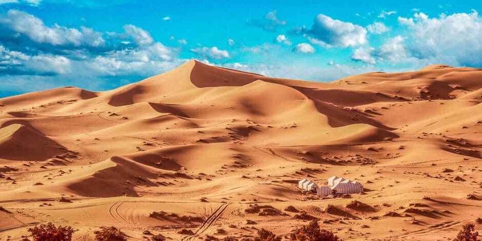 Saharaöknen utgör ett nästan oframkomlig barriär
